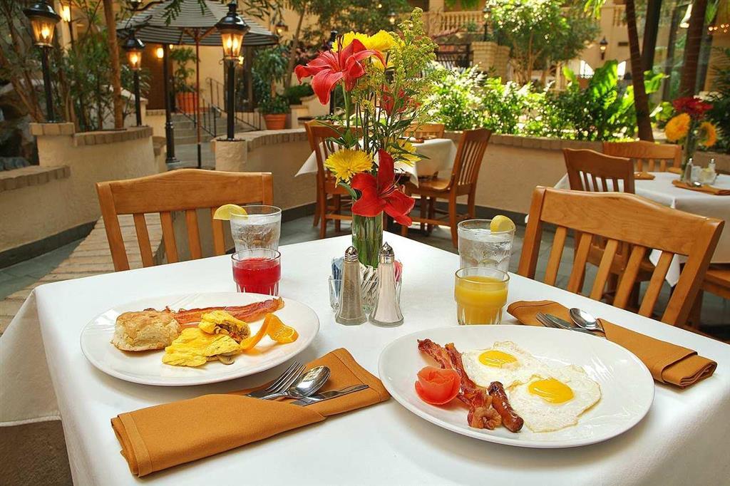 Embassy Suites Baton Rouge Restaurante foto